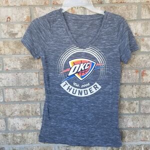 OKC Oklahoma City Thunder GRAY SSleeve T-shirt (Womens Medium) NBA Basketball